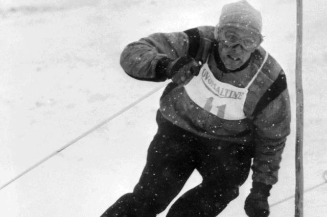 Jean Vuarnet, foi o primeiro a esquiar na "posição do ovo" (Foto: AFP / AFP)