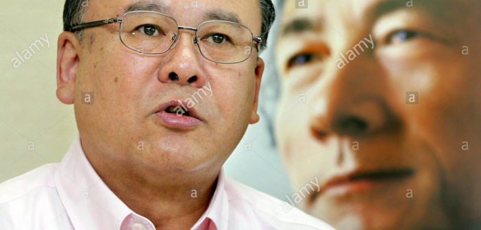 Tsutomu Takebe (Foto: Alamy / REUTERS/Toru Hanai /TH/PN)