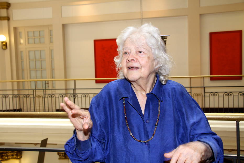 Amelia Toledo na abertura da exposição 'Lembrei que Esqueci', no dia 12 de outubro de 2017 (Foto: Denise Andrade/ ESTADÃO)