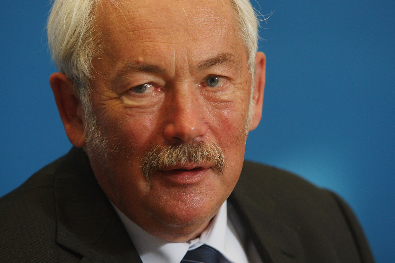 Peter Gruenberg, laureado com o prêmio Nobel de Física com o cientista