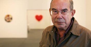 Antonio Dias em uma exposição sua em São Paulo: obras icônicas Foto: Masao Goto Filho/Estadão