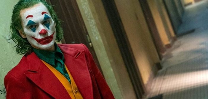 Todd Phillips com Joaquin Phoenix, Robert De Niro, Zazie Beetz, Frances Conroy