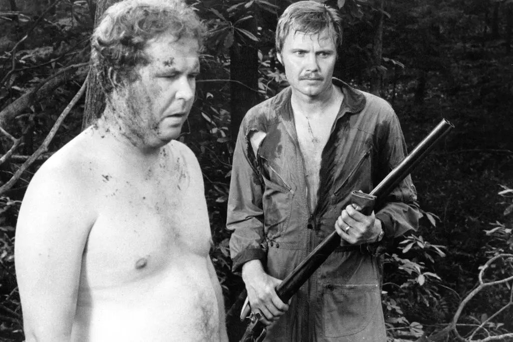 O Sr. Beatty com Jon Voight em “Deliverance” (1972), de John Boorman, no qual o Sr. Beatty fez sua estreia no cinema.Crédito...Warner Bros., via Photofest