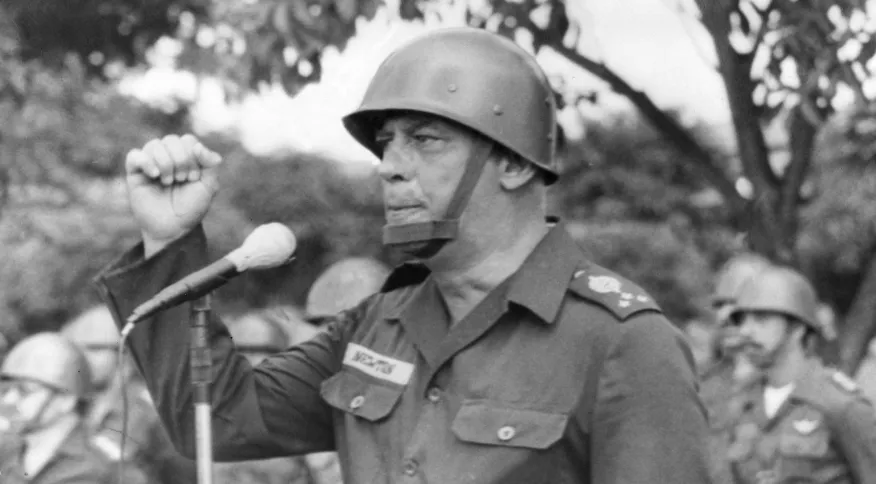 O general Newton Cruz discursa durante comemorações da "Revolução de 1964" em Brasília. (Crédito: ADÃO NASCIMENTO/Estadão Conteúdo)