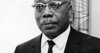 Aaron Douglas, pintor que fundou o Departamento de Arte Fisk. (Crédito: Getty Images)