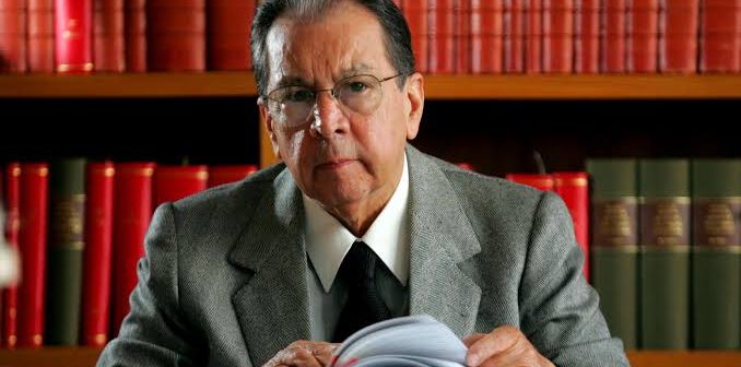 Célio Borja, advogado e político, atuou no Judiciário como ministro do Supremo Tribunal Federal indicado por José Sarney e posteriormente foi ministro da Justiça no governo Fernando Collor