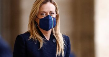 Giorgia Meloni, em foto em Roma em janeiro de 2021, pode ser a próxima primeira-ministra da Itália. — Foto: Guglielmo Mangiapane/ Reuters