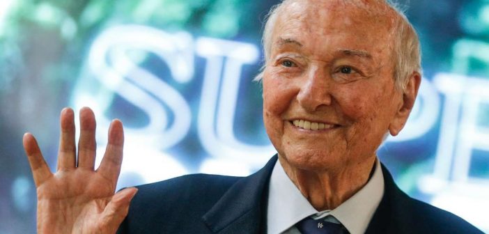 Piero Angela, foi um dos mais importantes comunicadores da história da TV da Itália. (Crédito da foto: CORTESIA Italy 24 News English / REPRODUÇÃO /DIREITOS RESERVADOS)