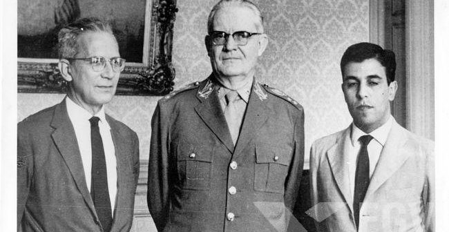 HEITOR FERREIRA (último à DIR.) COM GOLBERY E GEISEL. (Crédito da foto: CORTESIA Autorretrato - Pedro Jaime Bittencourt Jr. / REPRODUÇÃO /DIREITOS RESERVADOS)