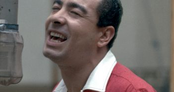 Sam Butera; Saxofonista tenor dos anos 1950-60. (Crédito da foto: CORTESIA Spotify – Web Player / REPRODUÇÃO /DIREITOS RESERVADOS)