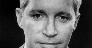 Frank Reynolds, co-âncora do programa da ABC 'World News Tonight'. (Crédito da foto: CORTESIA CalendarZ / REPRODUÇÃO /DIREITOS RESERVADOS)