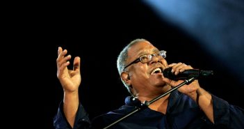 Pablo Milanés, cantor cubano e compositor de ‘Yolanda’. (Crédito da fotografia: Cortesia REUTERS / Claudia Daut/ / REPRODUÇÃO / DIREITOS RESERVADOS)