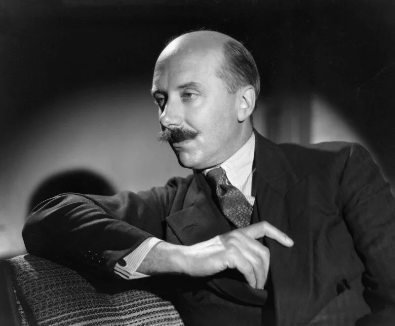 Adrian Boult, diretor que defendeu a música britânica do século 20 em sua longa carreira como regente da Orquestra Sinfônica da BBC e da Orquestra Filarmônica de Londres. (Crédito da fotografia: Cortesia National Portrait Gallery / REPRODUÇÃO / DIREITOS RESERVADO)