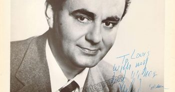 Nicola Moscona, contrabaixo grego que cantou papéis principais com o Metropolitan Opera. (Crédito da fotografia: Cortesia Tamino Autographs / REPRODUÇÃO / DIREITOS RESERVADO)