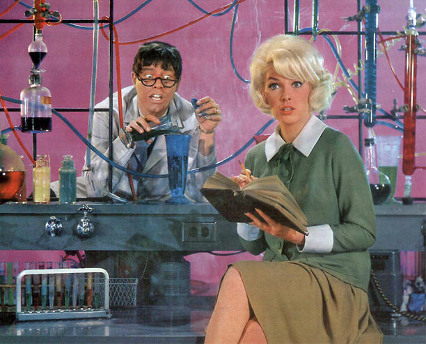 Stella Stevens, atriz de “O Professor Aloprado” (Crédito da fotografia: Divulgação/ Paramount/Pictures)