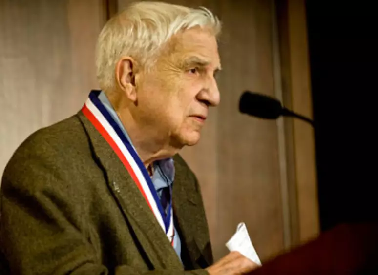 Físico americano, Roger Lee Easton Sr. trabalhou entre 1943 e 1980 no Laboratório de Pesquisa Naval dos EUA. (Foto: Naval Research Lab / Divulgação)