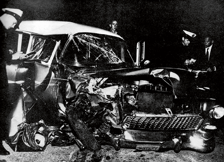 O carro do ator após o acidente em 1956. Foto: Reprodução / Hollywood Forever TV