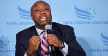 Tim Scott, senador do Partido Republicano, quer ser o primeiro presidente negro dos EUA eleito pelo partido Tim Scott, senador do Partido Republicano, quer ser o primeiro presidente negro dos EUA eleito pelo partido © SCOTT OLSON