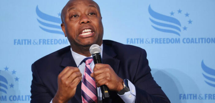 Tim Scott, senador do Partido Republicano, quer ser o primeiro presidente negro dos EUA eleito pelo partido Tim Scott, senador do Partido Republicano, quer ser o primeiro presidente negro dos EUA eleito pelo partido © SCOTT OLSON