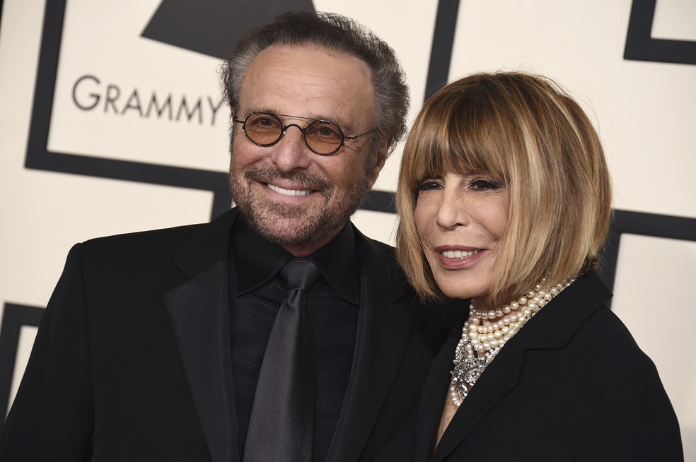 Barry Mann e Cynthia Weil em imagem do dia 8 de fevereiro de 2015, em Los Angeles — Foto: Jordan Strauss/Invision/AP/Arquivo