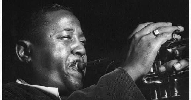 Roy Eldridge, lendário trompetista de jazz conhecido pelo estilo intenso. (Crédito da fotografia: Cortesia © Copyright Indiana Public Media/ REPRODUÇÃO/ DIREITOS RESERVADOS)