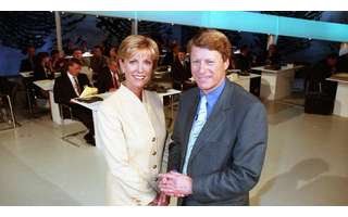 Dando e Nick Ross no set de Crimewatch, 1998 Foto: BBC News Brasil