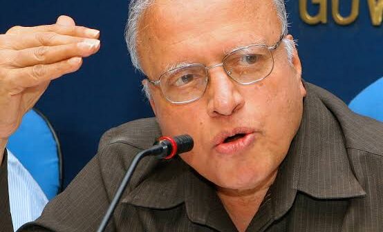 Monkombu Sambasivan Swaminathan fala à mídia em sua função de presidente da Comissão Nacional de Agricultores da Índia, Nova Delhi, Índia, em 5 de outubro de 2006. © Raveendran, AFP/ Foto de arquivo