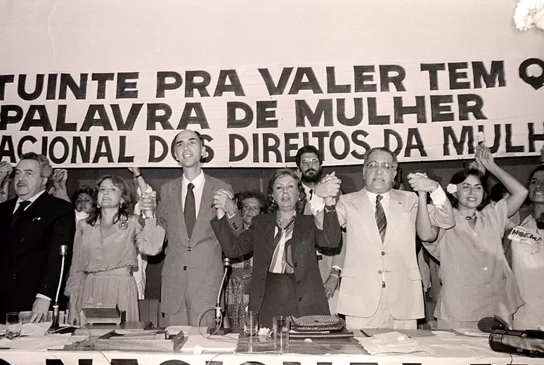Representantes do Conselho Nacional dos Direitos da Mulher (CNDM) no lançamento oficial da campanha “Mulher e Constituinte” (Foto: Arquivo Histórico Câmara dos Deputados)