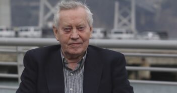 Charles Feeney, fundador da Atlantic Philanthropies, em São Francisco, em 30 de outubro de 2014. (Crédito da fotografia: Cortesia © Copyright Jim Wilson/ The New York Times/Redux/ REPRODUÇÃO/ TODOS OS DIREITOS RESERVADOS)