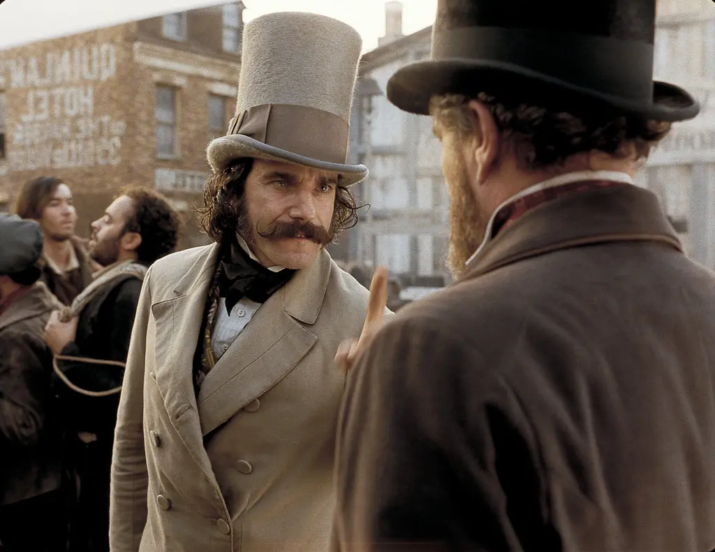 Daniel Day-Lewis em “Gangues de Nova York” (2002), um dos três filmes pelos quais Ballhaus recebeu uma indicação ao Oscar. (Credito da fotografia: Filmes Miramax/ TODOS OS DIREITOS RESERVADOS)