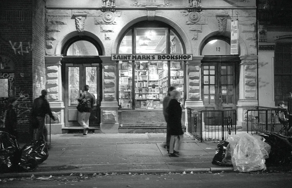 Livraria São Marcos em 1992. Em 1987, 10 anos após sua inauguração, mudou-se para aposentos mais amplos no mesmo quarteirão.Crédito...Mónica Almeida/The New York Times