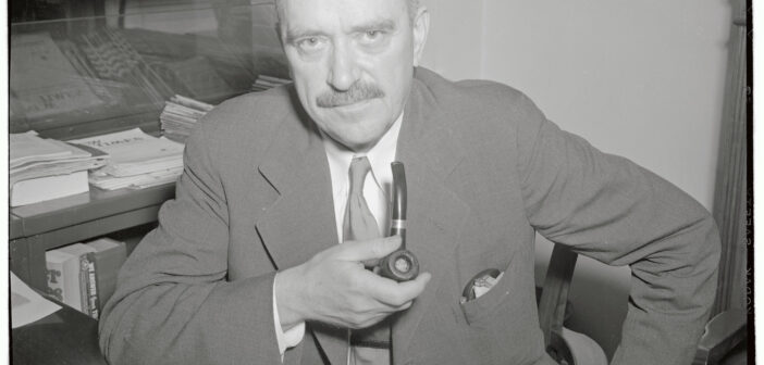 Earl Browder, ex-líder comunista que liderou o Partido Comunista dos Estados Unidos da América de 1934 a 1945. (Crédito da fotografia: Cortesia Arquivo Bettmann/Getty Images)