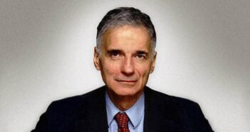 Ralph Nader é o palestrante convidado da série de palestras sobre justiça social (SSU News - Sonoma State University/ H. Andréa Neves e Barton Evans 2018)