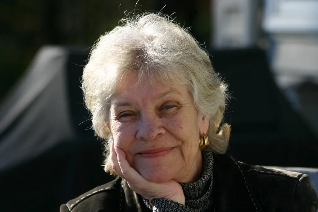 Patricia MacLachlan, autora do romance vencedor da Medalha Newbery, “Sarah, Plain and Tall”, em uma foto sem data.Crédito...Random House, via Associated Press