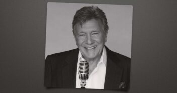 Jean-Paul Vignon, elegante vocalista e ator francês. CORTESIA DE SUZIE SUMMERS