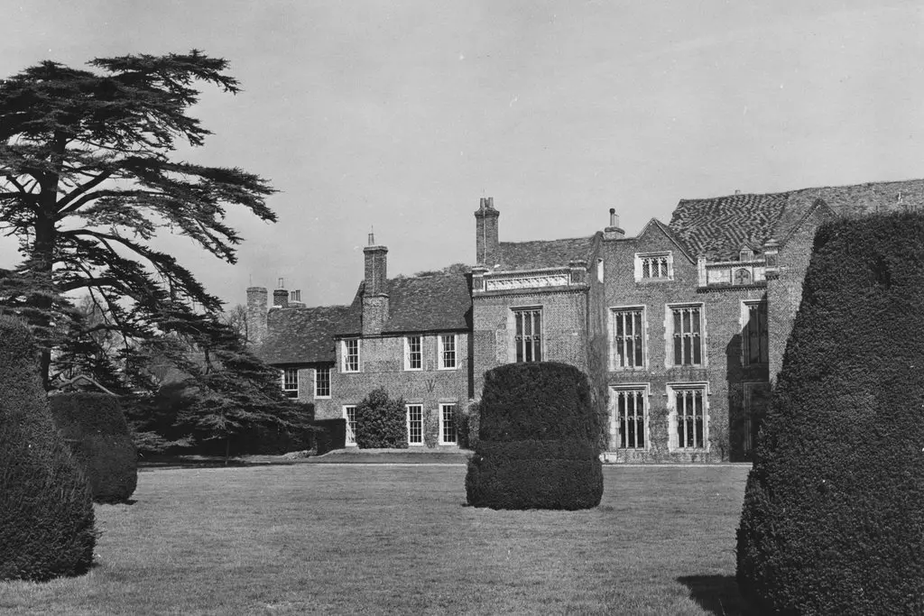 Sutton Place, perto de Guildford, Surrey, Inglaterra, fotografado em 1950. (Crédito...Ray Moreton/Keystone Features--Getty Images)