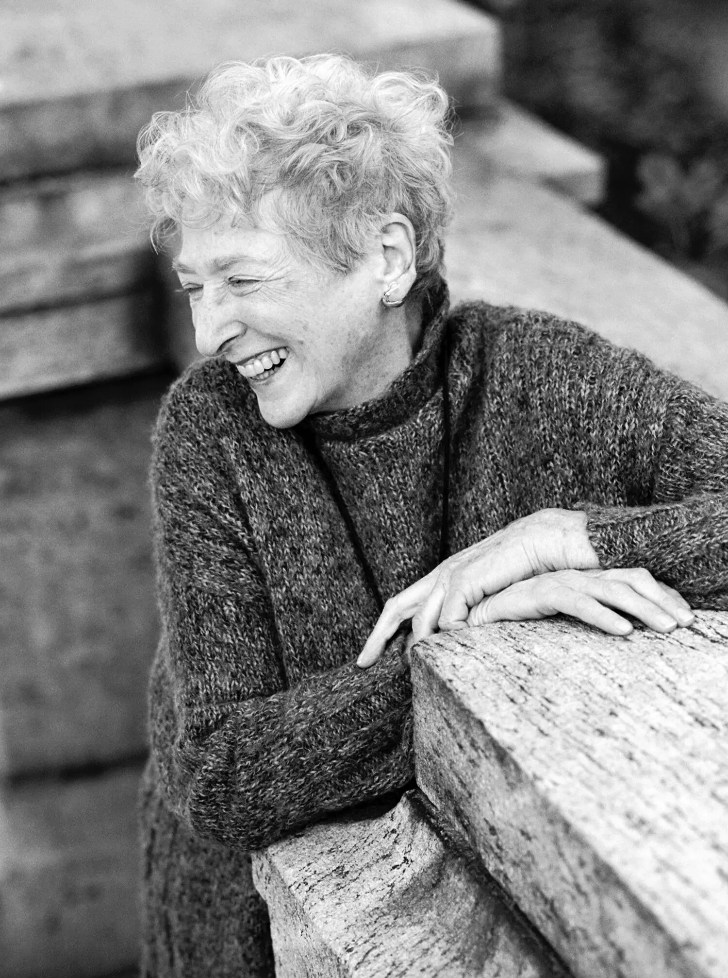 Em prosa precisa e espirituosa, Lore Segal explorou os custos e os benefícios acumulados para pessoas de fora e sobreviventes como ela. (Crédito...Ellen Dubin)