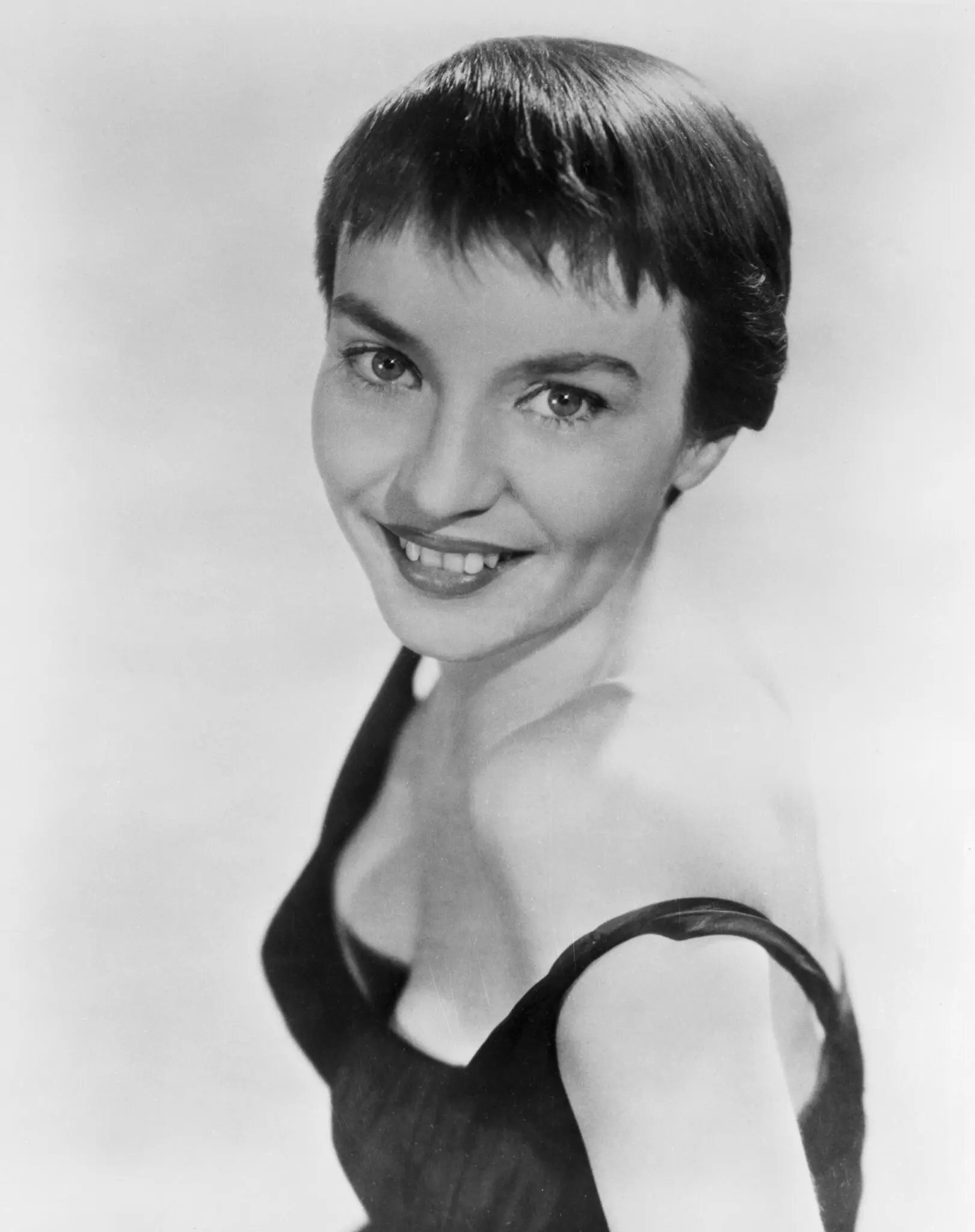 Uma foto publicitária da Sra. Gallagher de 1957, quando ela estava em uma reestreia do show da Broadway “Brigadoon”.Crédito...Imagens Getty