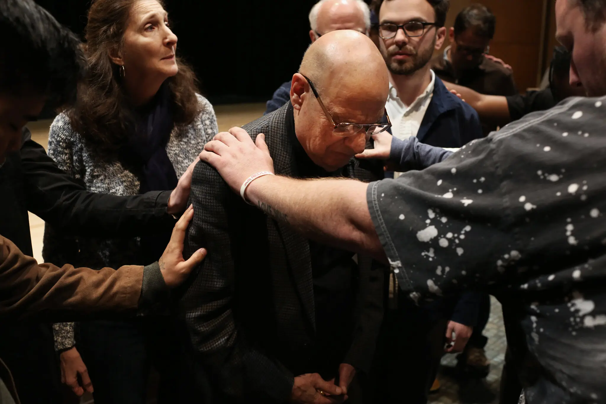 Dr. Campolo com apoiadores em 2018 em Lynchburg, Virgínia, onde o Dr. Campolo e Shane Claiborne, fundadores da organização Red Letter Christians, realizaram um reavivamento para desafiar Jerry Falwell Jr., uma das figuras dominantes na aliança forjada entre os evangélicos e o presidente Donald J. Trump.Crédito...Travis Dove para o The New York Times