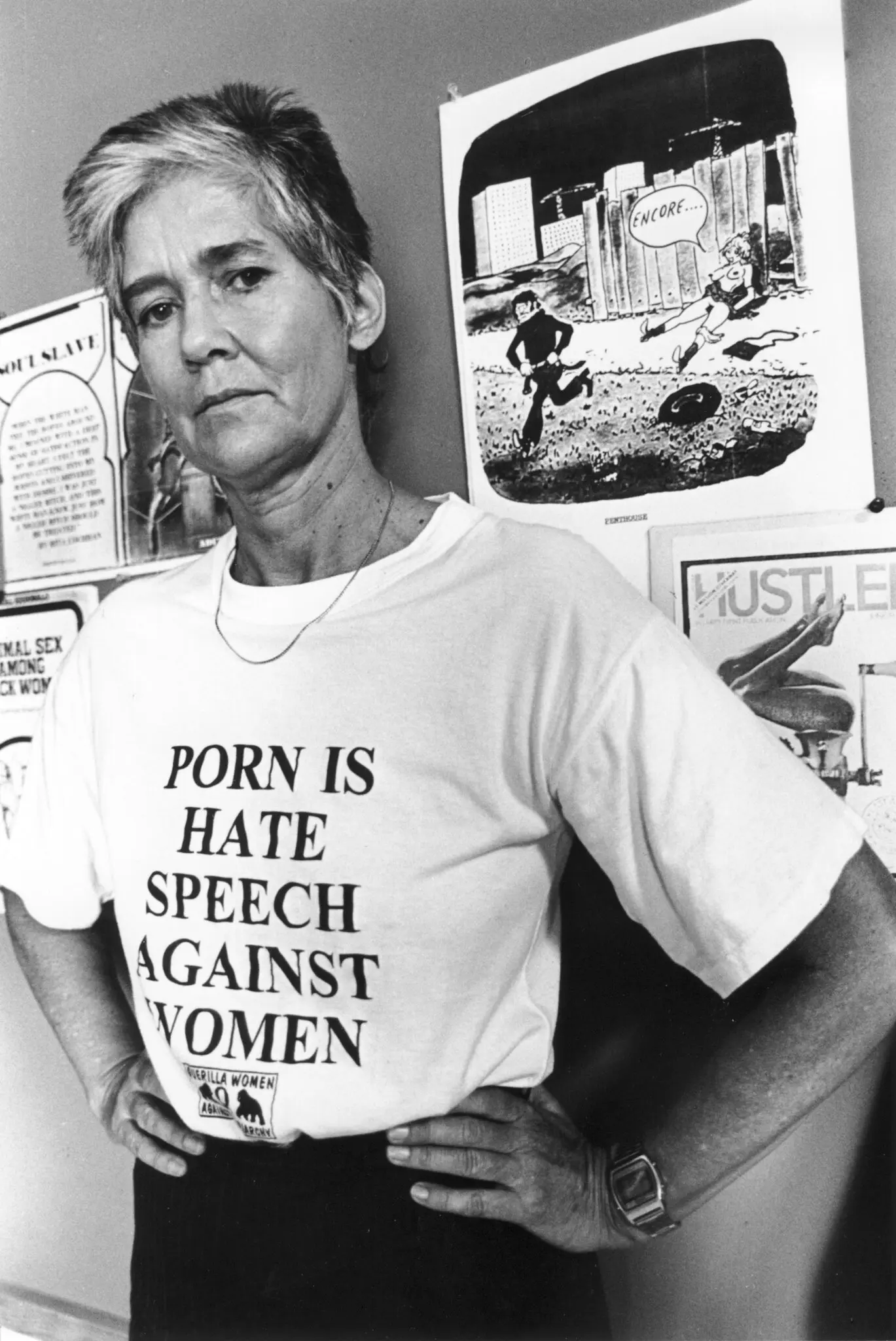 O Dr. Russell era um feroz oponente da pornografia, argumentando que ela levava a “atitudes e comportamentos pró-estupro”.