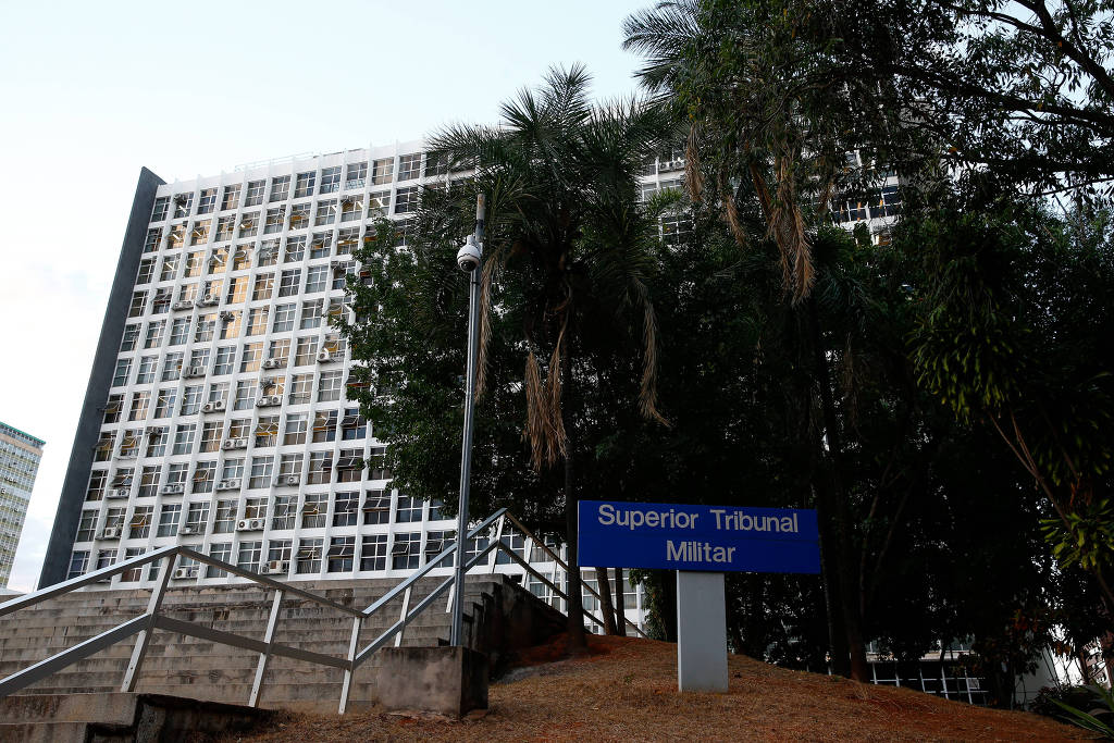 Fachada do Superior Tribunal Militar, localizado na praça dos Tribunais, em Brasília - (Pedro Ladeira/ 17jul17/Folhapress)