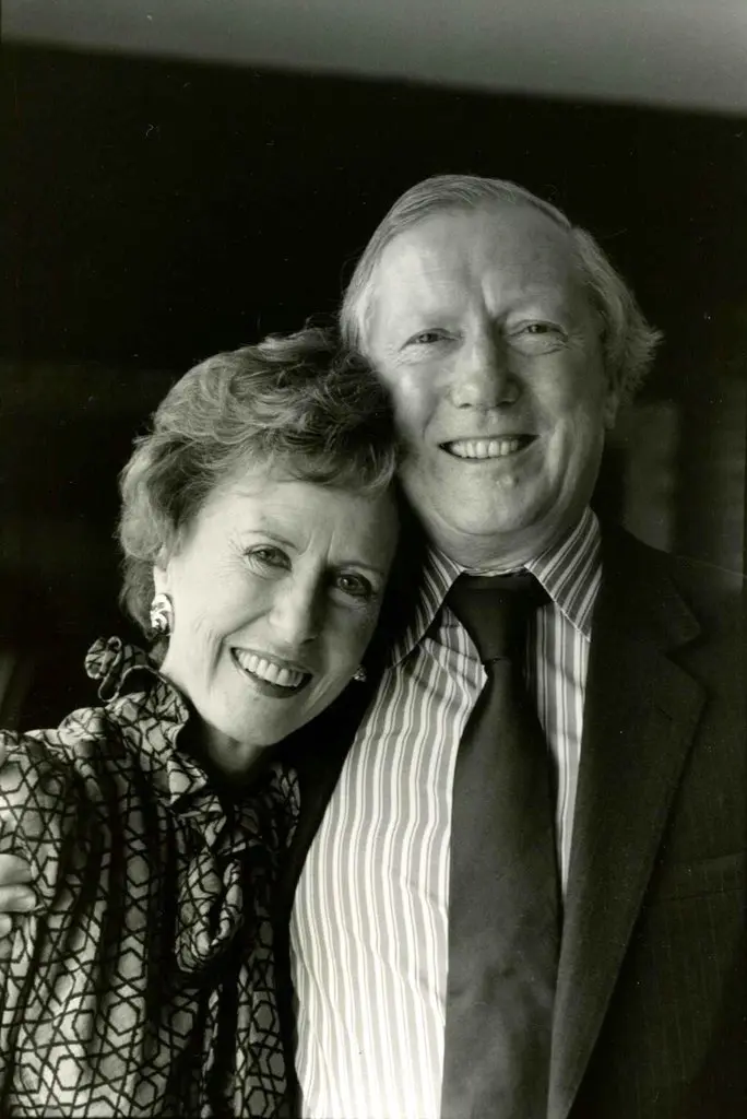 Sra. Bernier com seu marido, John Russell. Crédito...Jill Krementz; todos os direitos reservados