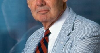 Maurice Carroll durante seu tempo no Quinnipiac Polling Institute em Connecticut.