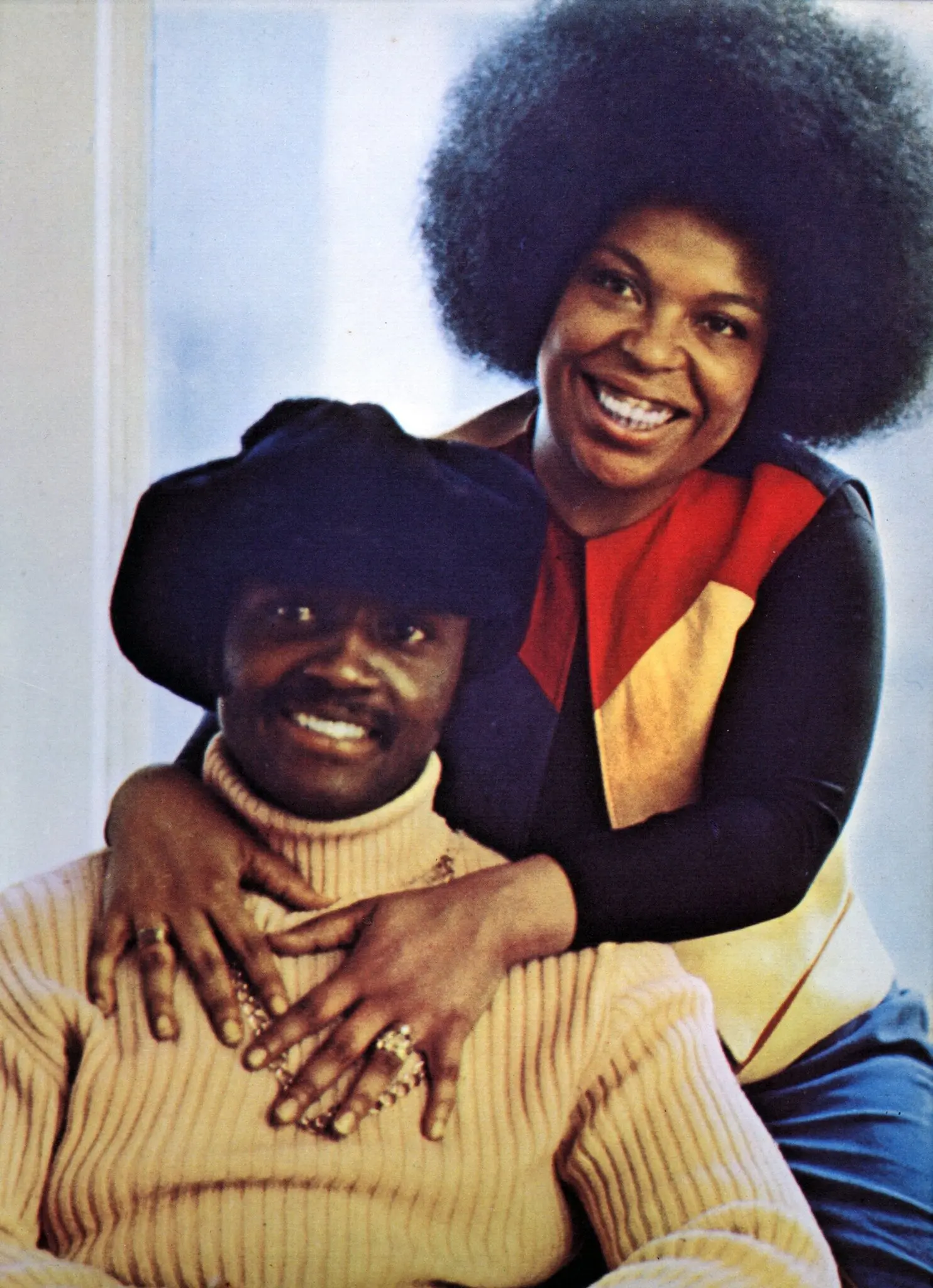 Sra. Flack com o cantor Donny Hathaway. Em 1973, eles dividiram um Grammy Award pelo dueto “Where Is the Love”.Crédito...Arquivo GAB/Redfern, via Getty Images