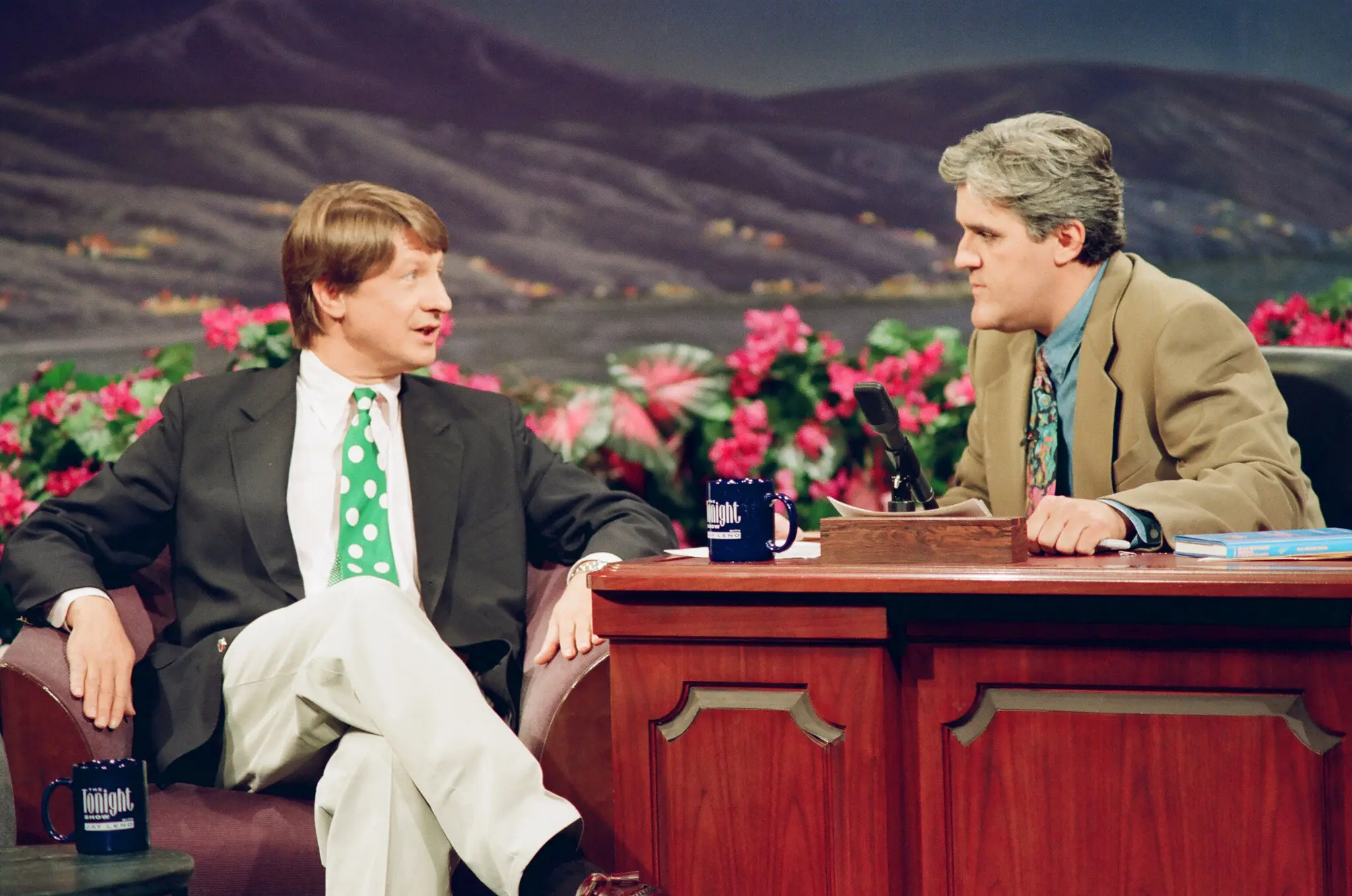 O Sr. Patrick O'Rourke no “The Tonight Show With Jay Leno” em 1993. Ele foi um participante regular de talk-shows ao longo dos anos.Crédito...Margaret Norton/NBCU Photo Bank/NBCUniversal via Getty Images