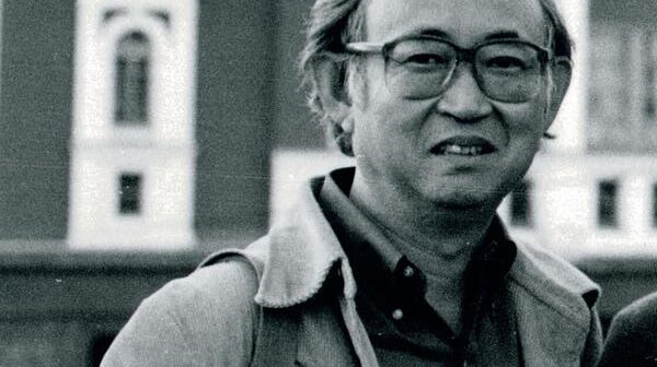 Ao longo de seis décadas, principalmente como correspondente estrangeiro, Takashi Oka reportou de países do mundo todo. Ele também foi mentor de jornalistas japoneses e americanos.Crédito...Arquivo da família Oka