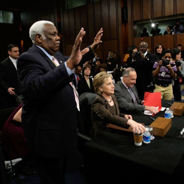 O Sr. Bowman estava no cargo em janeiro de 2009, durante uma audiência de confirmação da senadora Hillary Rodham Clinton, que havia sido indicada para servir como secretária de Estado no governo do presidente Barack Obama.Crédito...Alex Wong/Getty Images