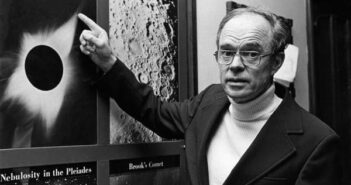 Eugene N. Parker; previu a existência do vento solar. (Universidade de Chicago via Getty Images)