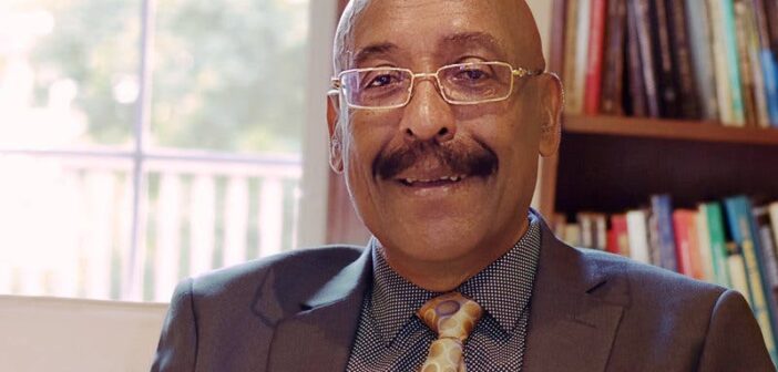 O historiador Colin A. Palmer em uma foto sem data. Seu trabalho ajudou a ampliar a compreensão da diáspora africana.Crédito...Jay Pegram