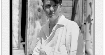 Ethel Lindgren na Mongólia em 1932. Seus interesses acadêmicos incluíam metodologias de trabalho de campo, psicologia social, xamanismo, relações entre humanos e animais e cultura material.Crédito...Museu de Arqueologia e Antropologia, Universidade de Cambridge